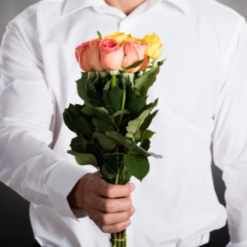 Regalar rosas